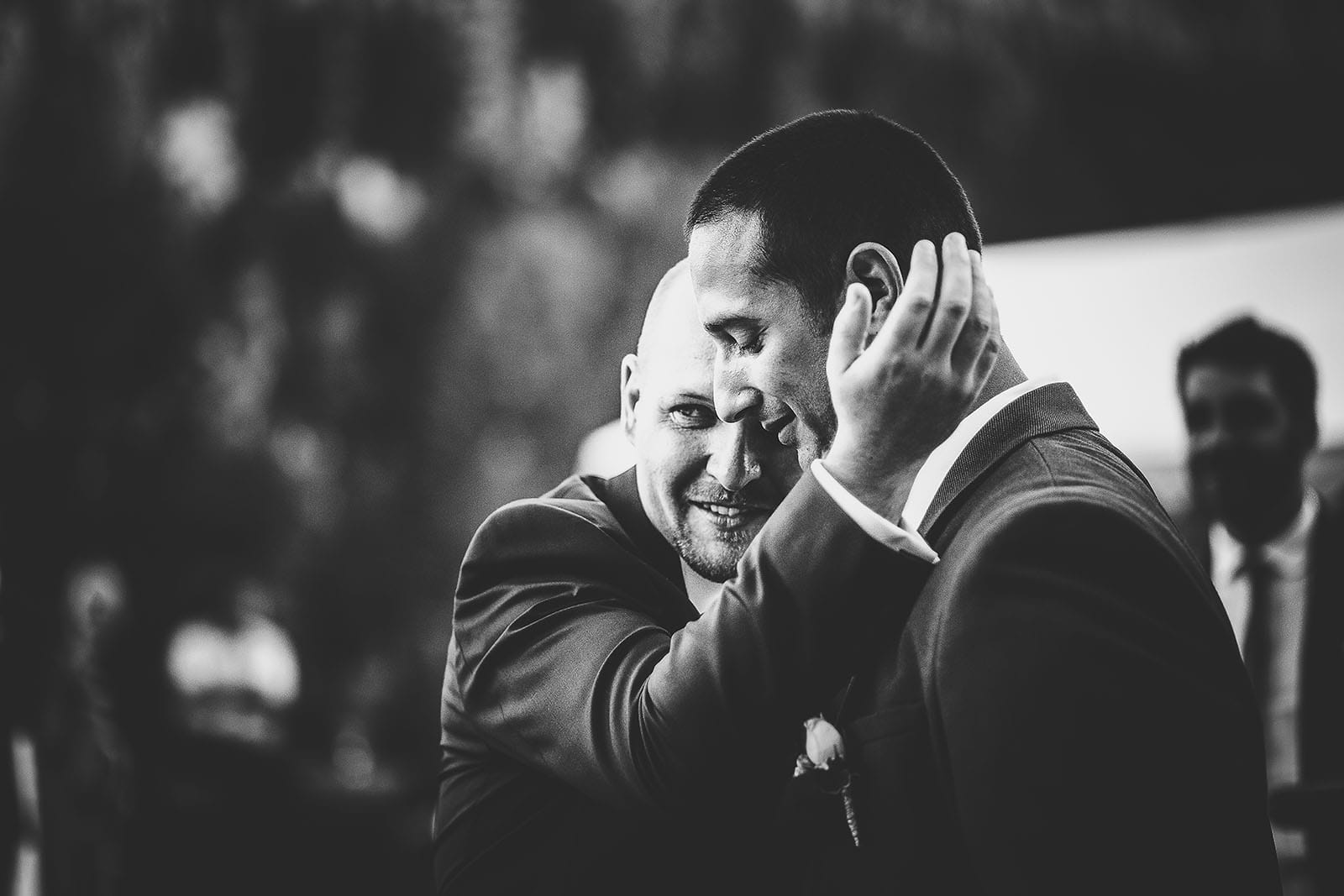 photographe-mariage-gay-paris-homme-emotion-tendresse-calin-larme-beau-homo-davidpommier