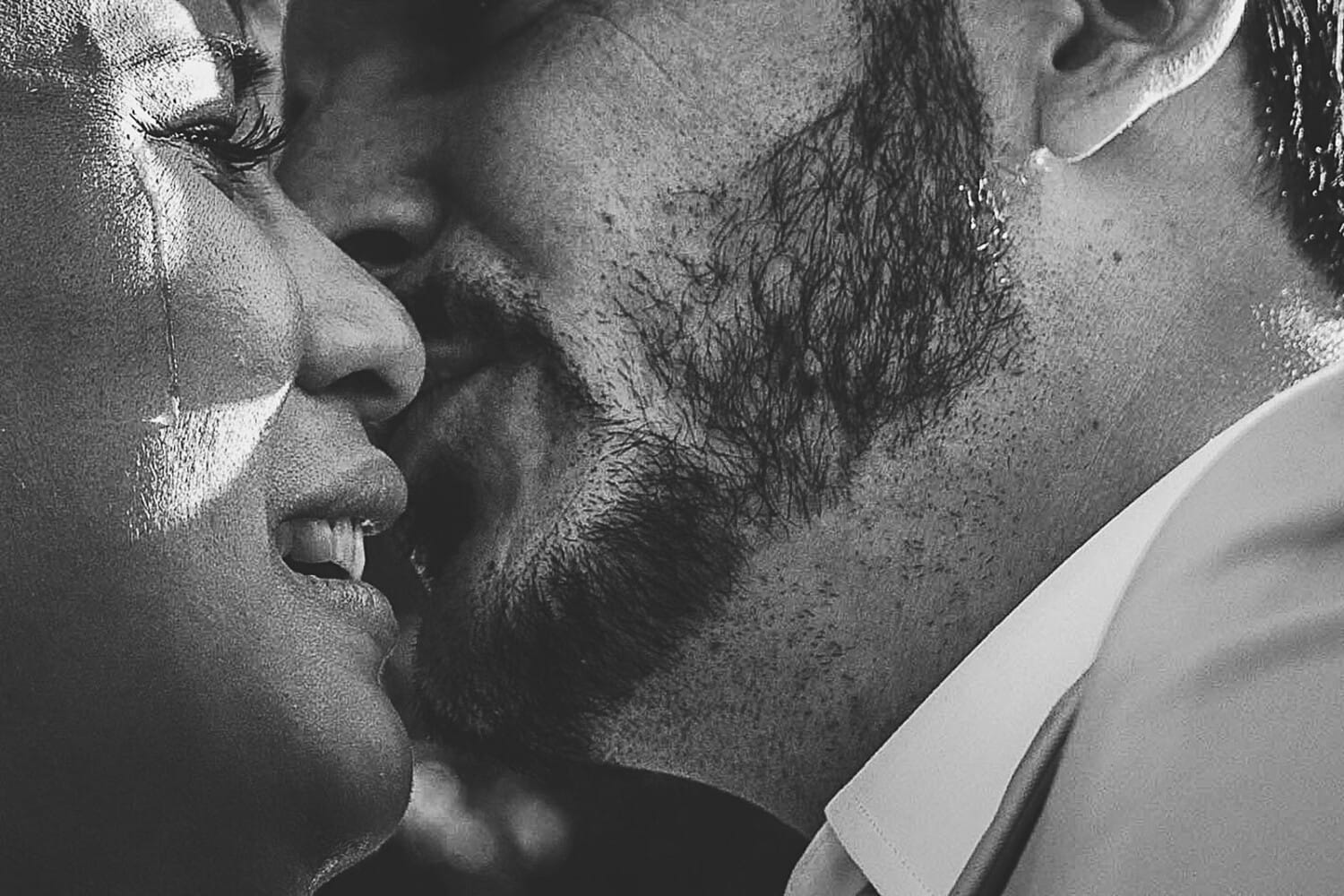 Mariage Mas de La Rouquette. David Pommier photographe de mariage. La larme qui coule sur la joue de la mariée. WPS Inspirational Wedding Photographers