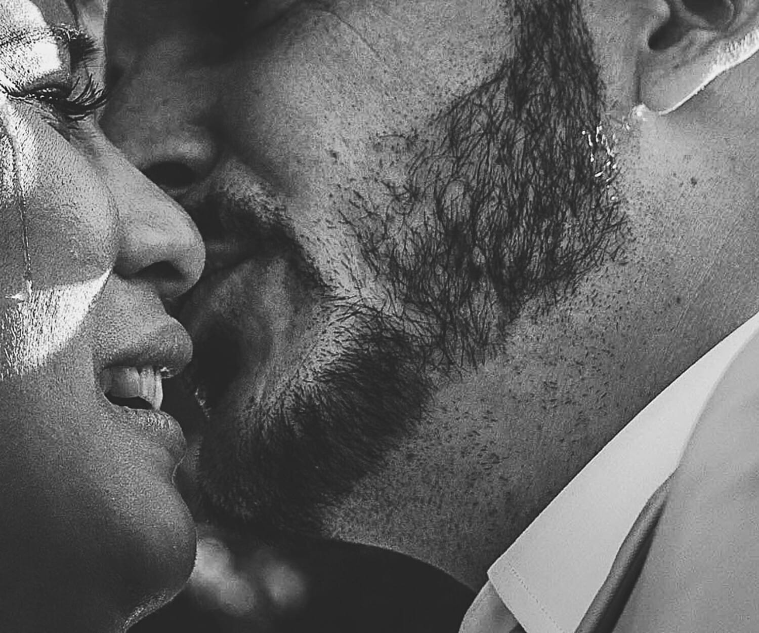 Mariage Mas de La Rouquette. David Pommier photographe de mariage. La larme qui coule sur la joue de la mariée. WPS Inspirational Wedding Photographers