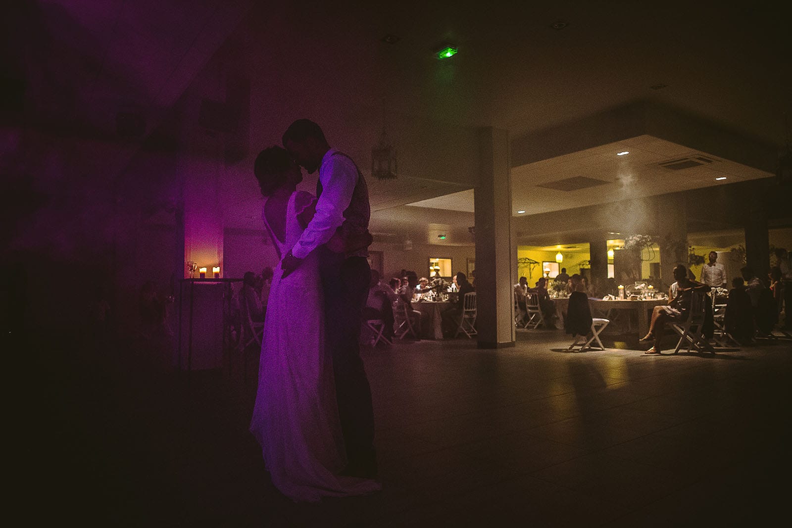 Mariage au Comptoir Saint Hilaire. La première danse des mariés