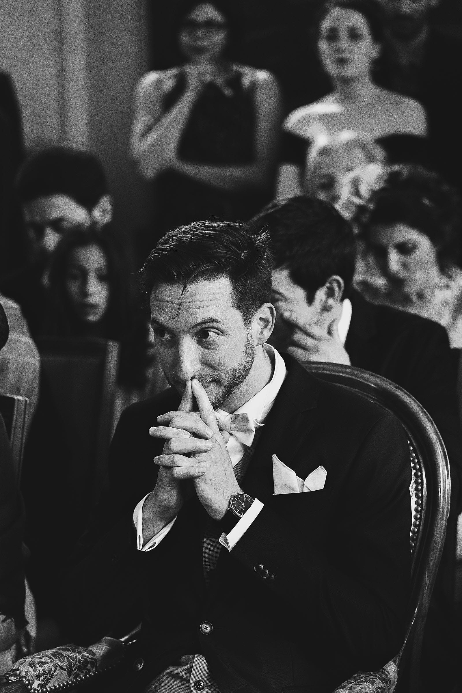 Photographe de mariage à Clermont Ferrand Emotion du marié à la cérémonie