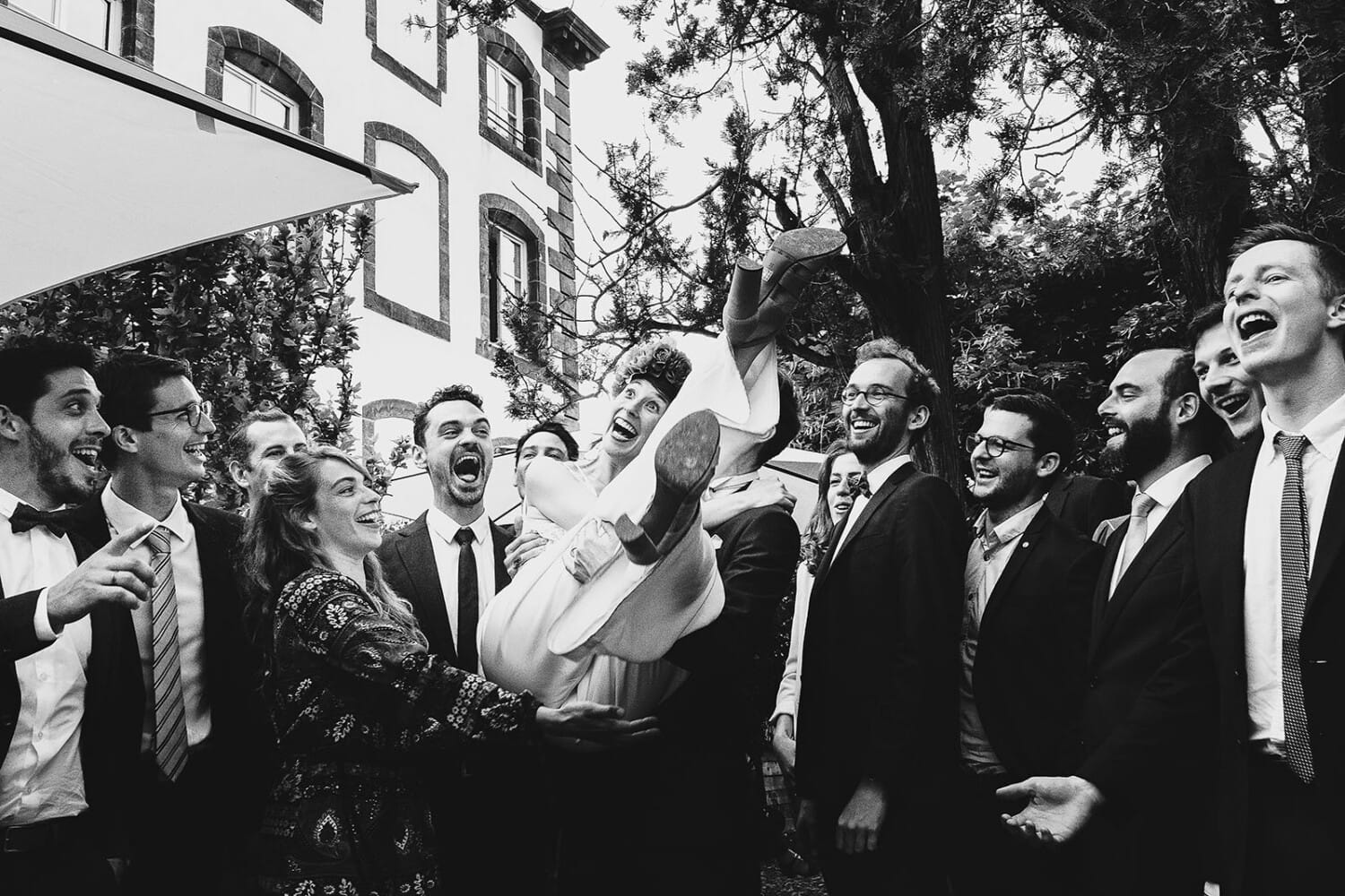 Photographe de mariage à Clermont Ferrand Photo de groupe originale