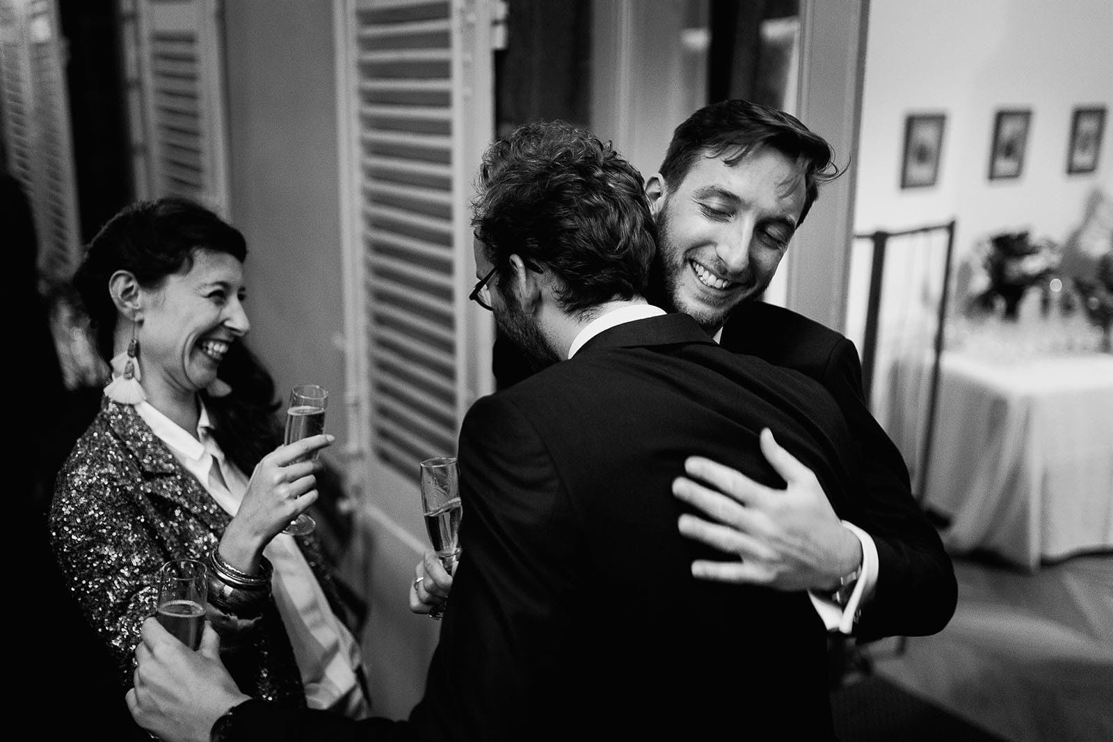 Photographe de mariage à Clermont Ferrand Emotion entre amis