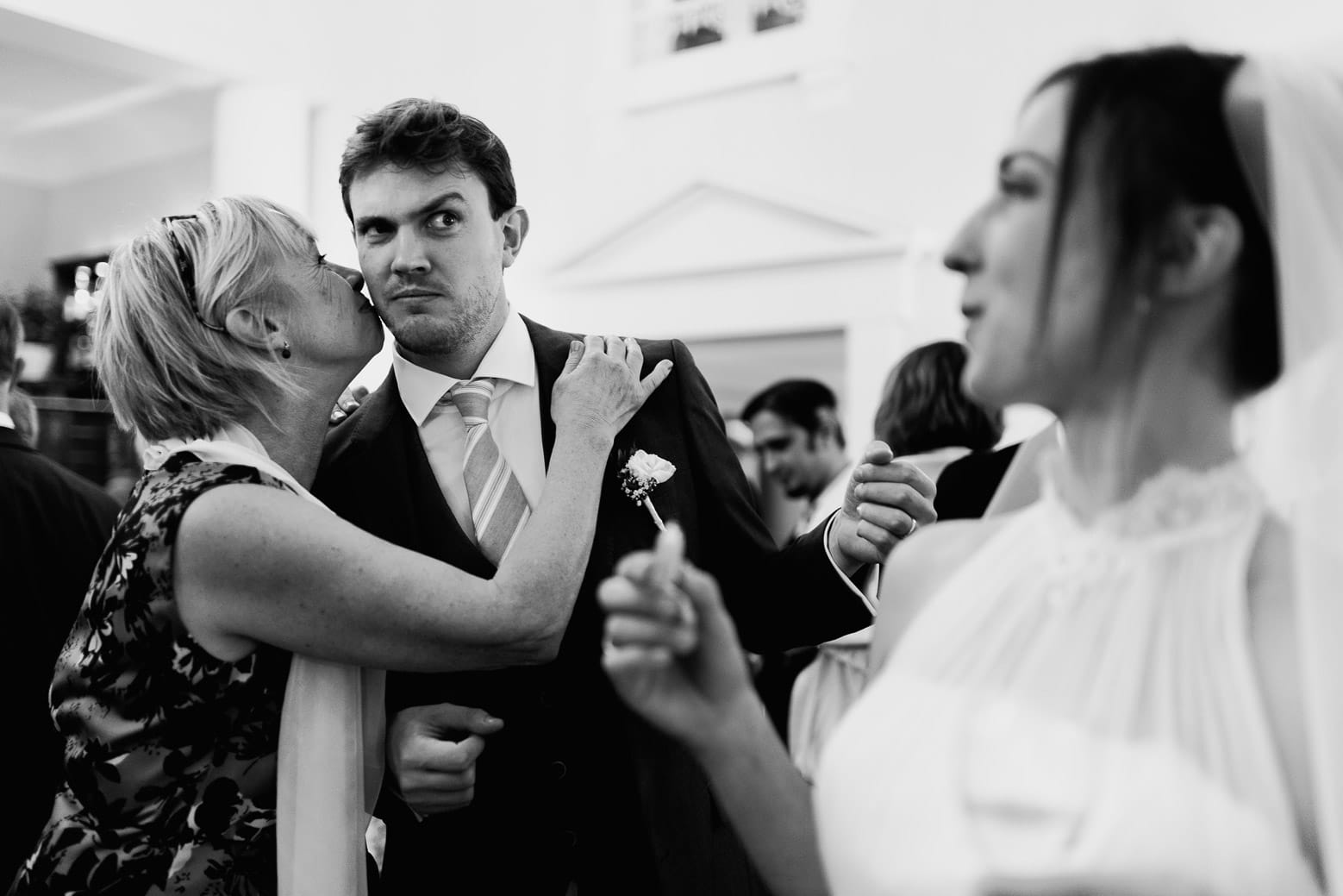 Hotel Royal Saint Mart Royat Clermont Ferrand Le bisous de la belle maman au marié. Très drole