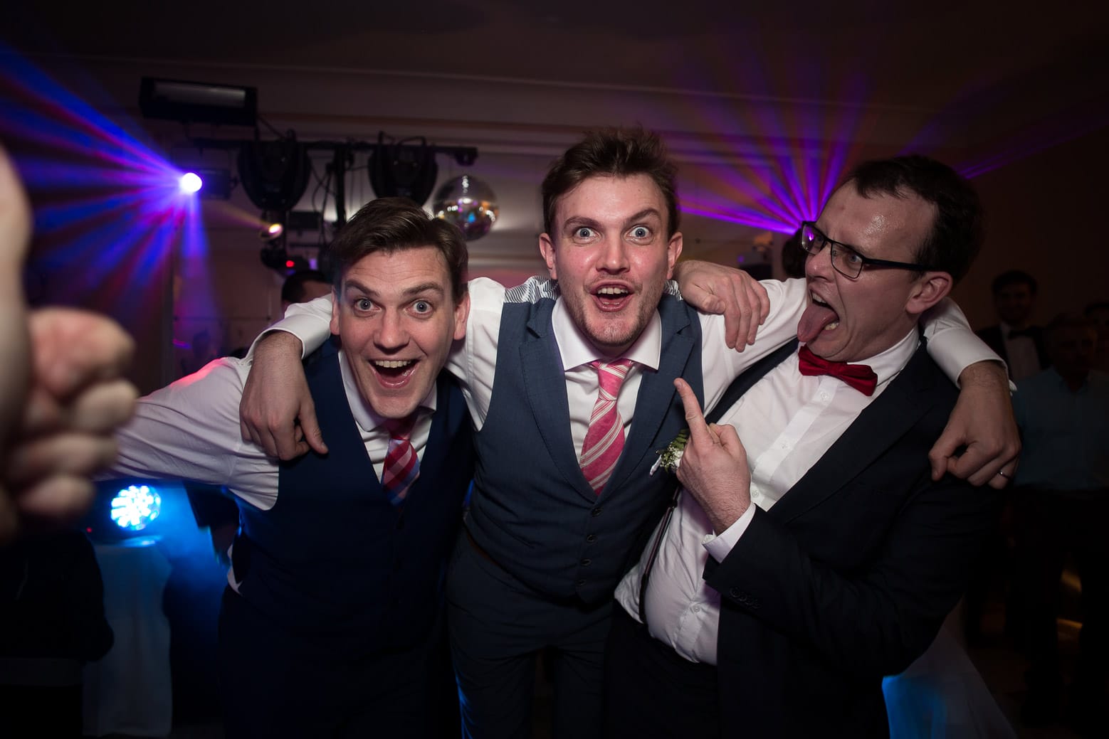 Hotel Royal Saint Mart Royat Clermont Ferrand Le marié danse avec ses amis