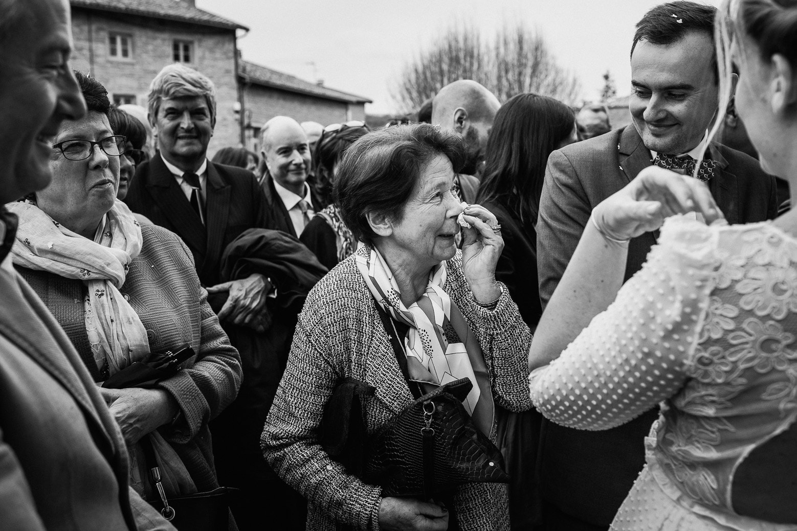 photographe-mariage-lyon-emotion-joie-beau-luxe-reportage-david-pommier (20) Reportage photo de mariage à Lyon - Manoir de la Garde. Emotion