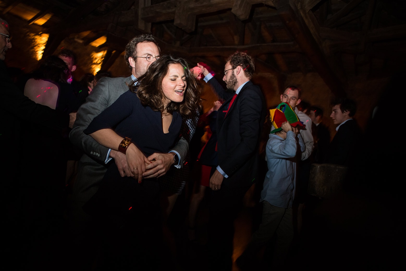 photographe-mariage-lyon-emotion-joie-beau-luxe-reportage-david-pommier (48) Reportage photo de mariage à Lyon - Manoir de la Garde Couple qui danse