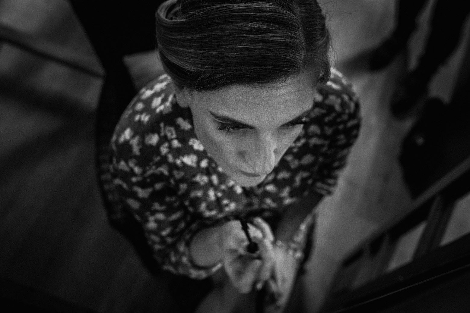 Reportage photo de mariage à Lyon - Manoir de la Garde. La mariée se maquille