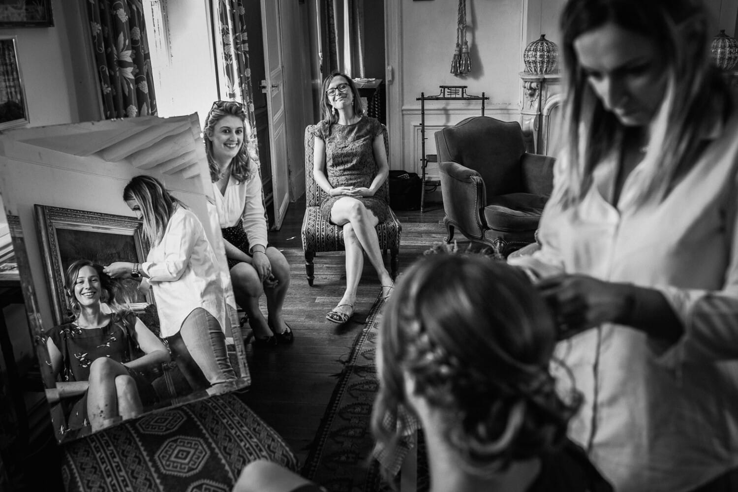 Meilleures photographies de mariage du photographe de mariage David Pommier. Manoir des Prévanches, boisset. Préparatifs de la mariée au Manoir des Prévanches