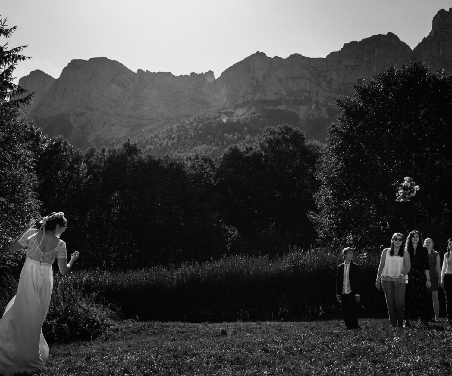 Le lancer du bouquet de la mariée à Grenoble