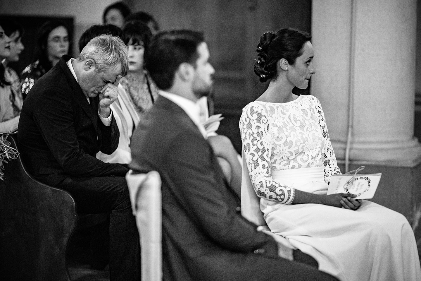 reportage-de-mariage-photographe-david-pommier-gite-de-la-batie-saulce-sur-rhone-eglise-mirmande-(288-sur-1280) Reportage de mariage au Gîte la Batie en Drôme provençale. Comment choisir son photographe de mariage. Et pourquoi?
