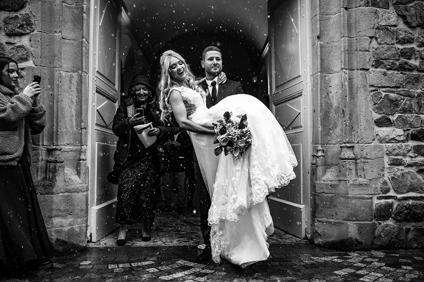 Reportage de mariage sous la neige, près de Lyon