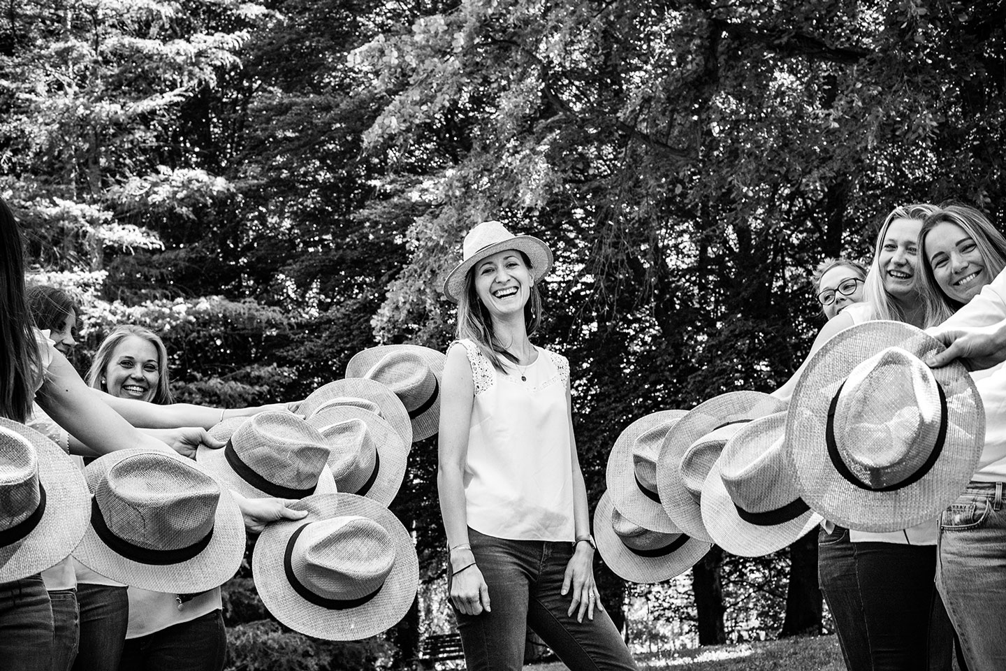 evjf-lyon-parc-de-la-tete-d-or-photographe-david-pommier-(212-sur-319) Enterrement de vie de jeunes filles à Lyon