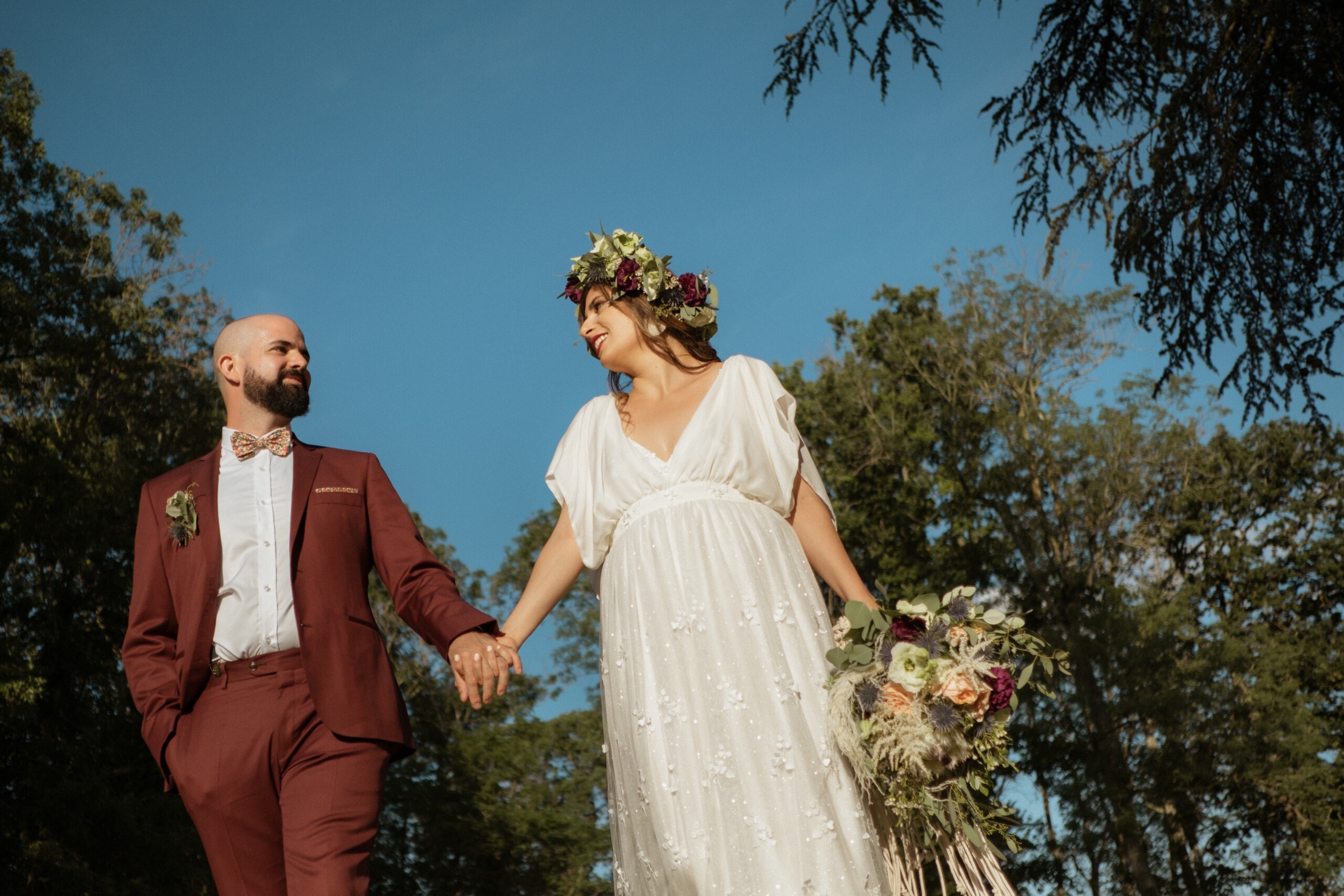 @davidpommier-photographe-mariage-chateau-de-planchevienne (1 sur 1)-52 Portrait de couple au mariage en extérieur