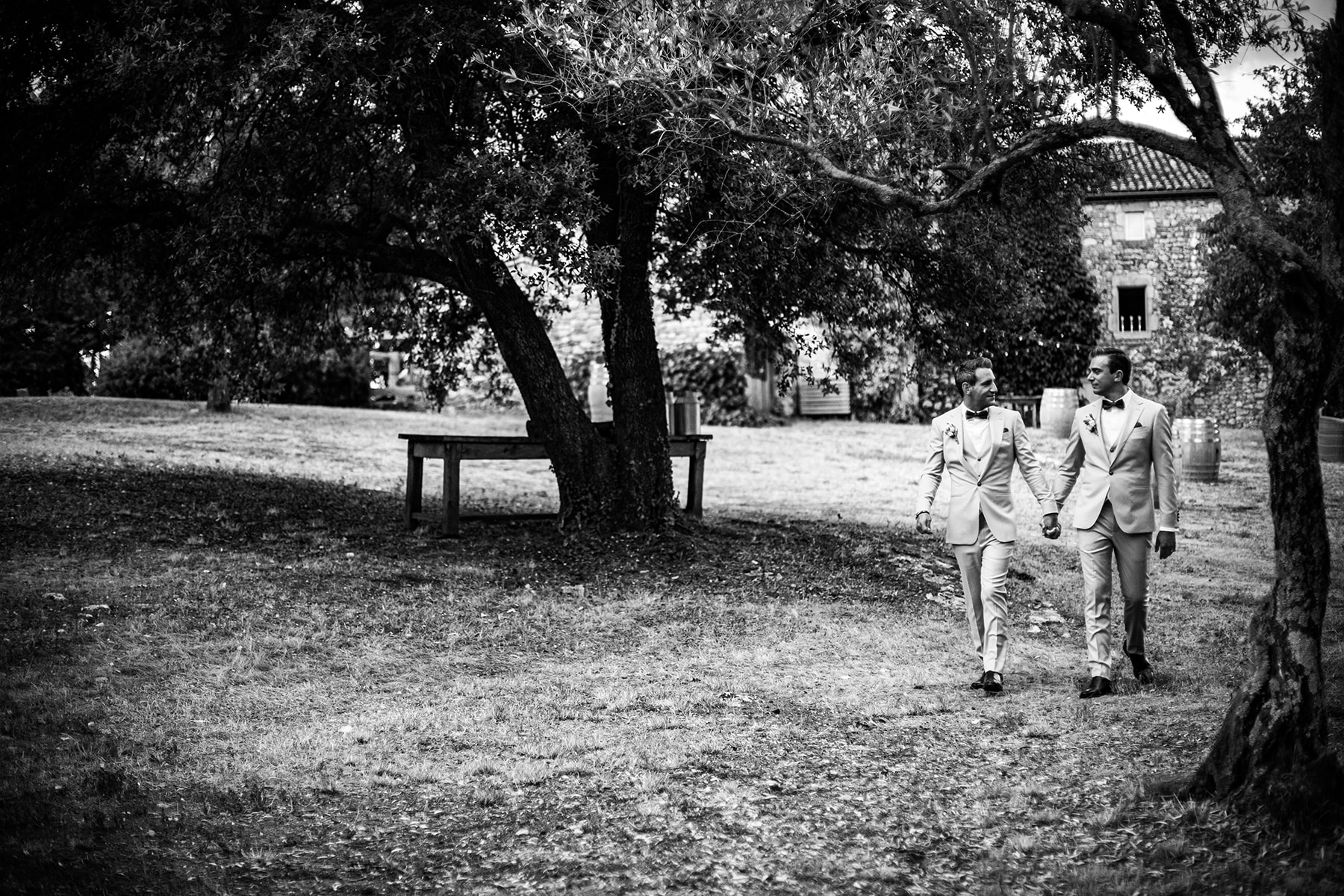 mariage-comptoir-saint-hilaire-photographe-david-pommier (719 sur 1528) Reportage de mariage au Comptoir Saint Hilaire - Alès Couple gay