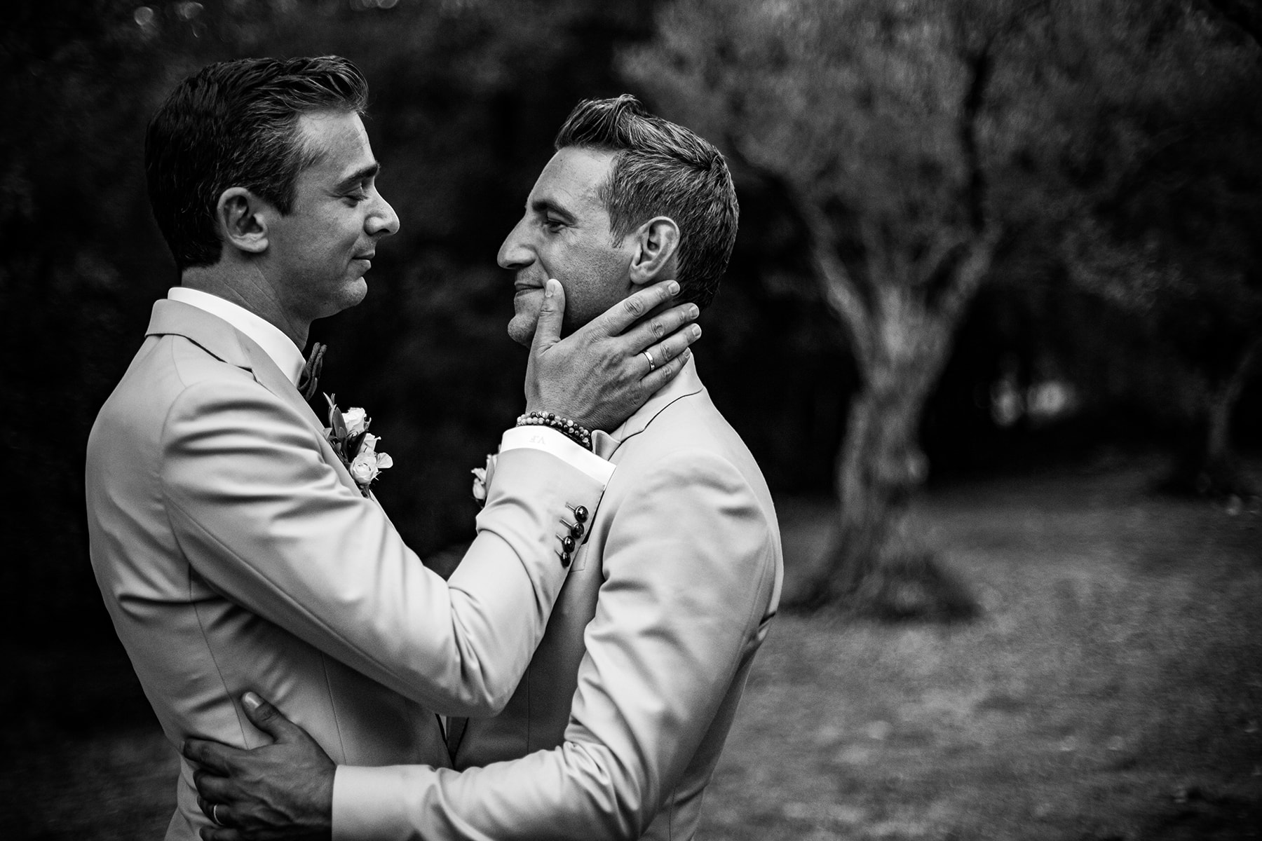 mariage-comptoir-saint-hilaire-photographe-david-pommier (736 sur 1528) Reportage de mariage au Comptoir Saint Hilaire - Alès Couple gay