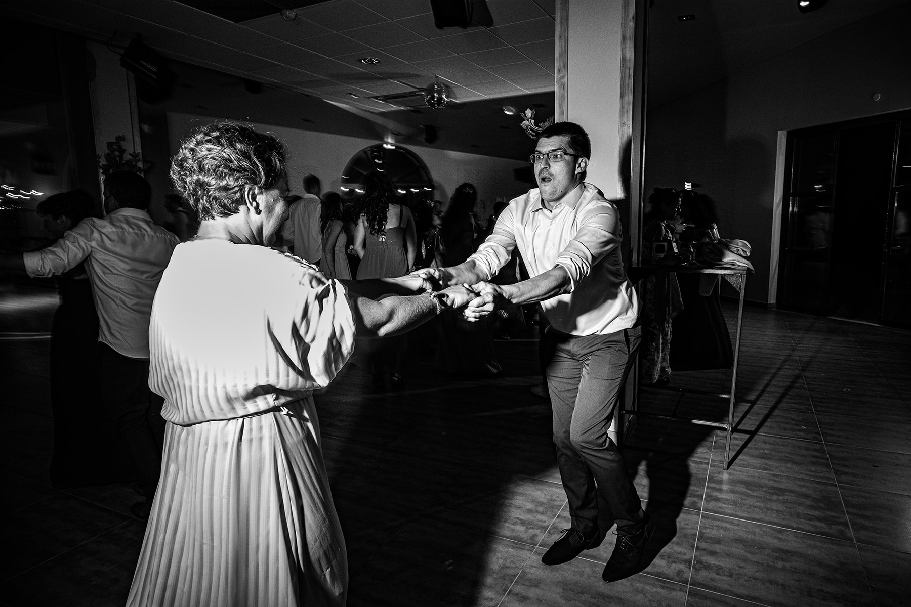 mariage-comptoir-saint-hilaire-photographe-david-pommier (945 sur 1528) Reportage de mariage au Comptoir Saint Hilaire - Alès Couple gay