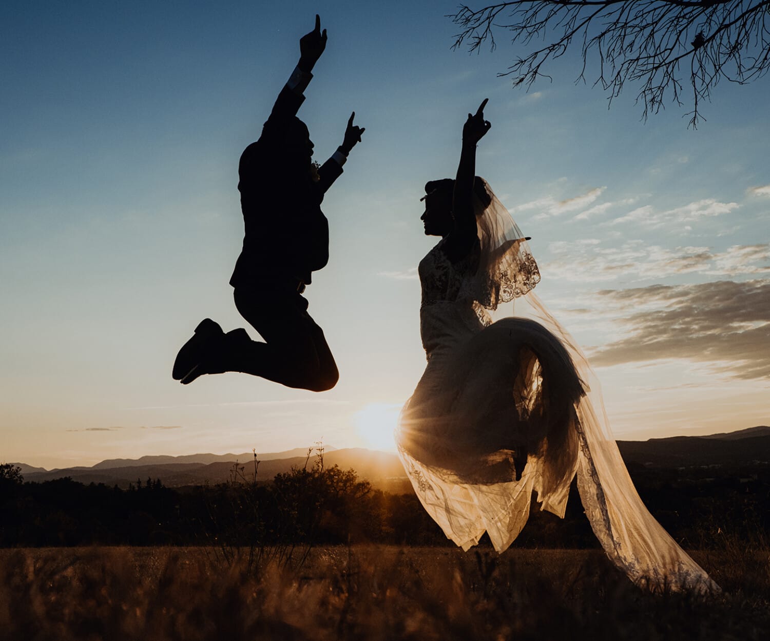 Photo de couple sous le soleil du sud de la France