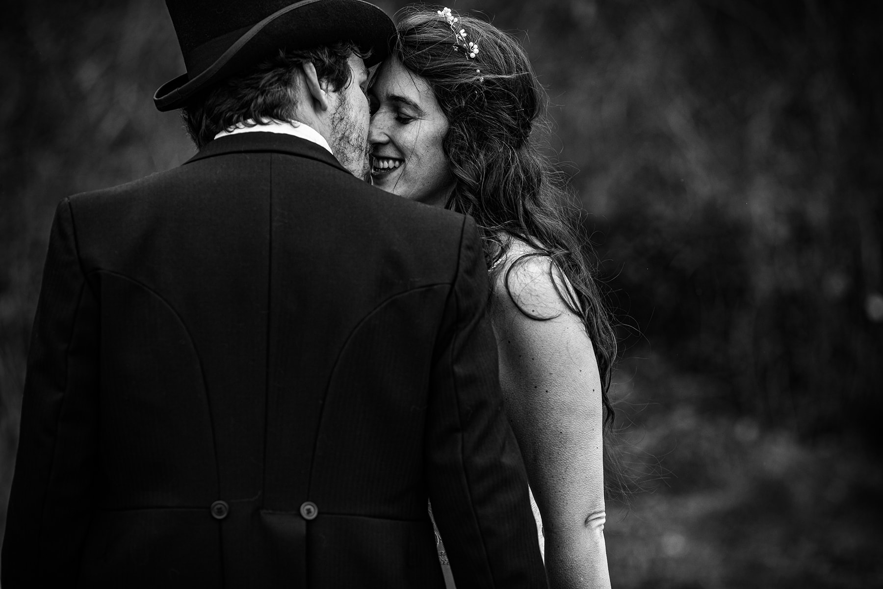 seance-photo-couple-mariage-montagne-neige-hiver-photographe-david-pommier (57 sur 114) Mariage elopement en 2021