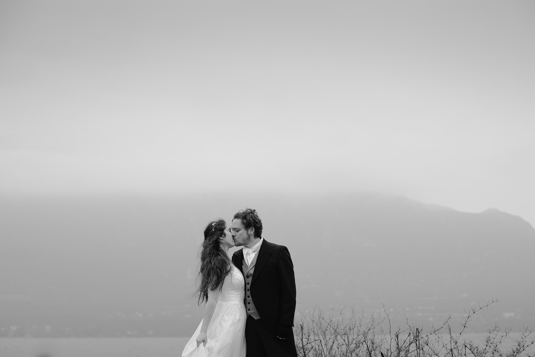 seance-photo-couple-mariage-montagne-neige-hiver-photographe-david-pommier (69 sur 114) Mariage elopement en 2021