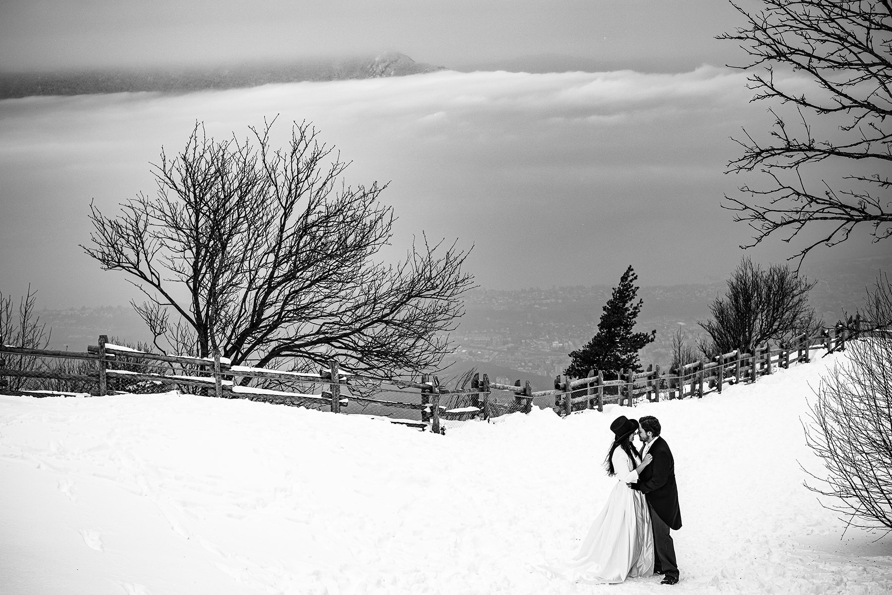seance-photo-couple-mariage-montagne-neige-hiver-photographe-david-pommier (77 sur 114) Mariage elopement en 2021