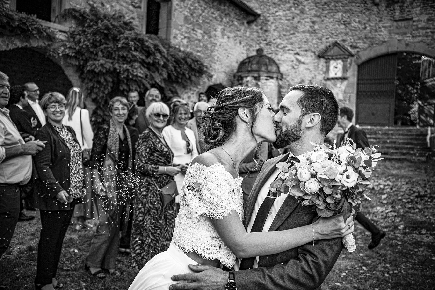 @davidpommier-photographe-mariage-chateau-de-courbeville (1 sur 1)-47 Photo de couple durant un mariage au château de Courbeville près de Lyon