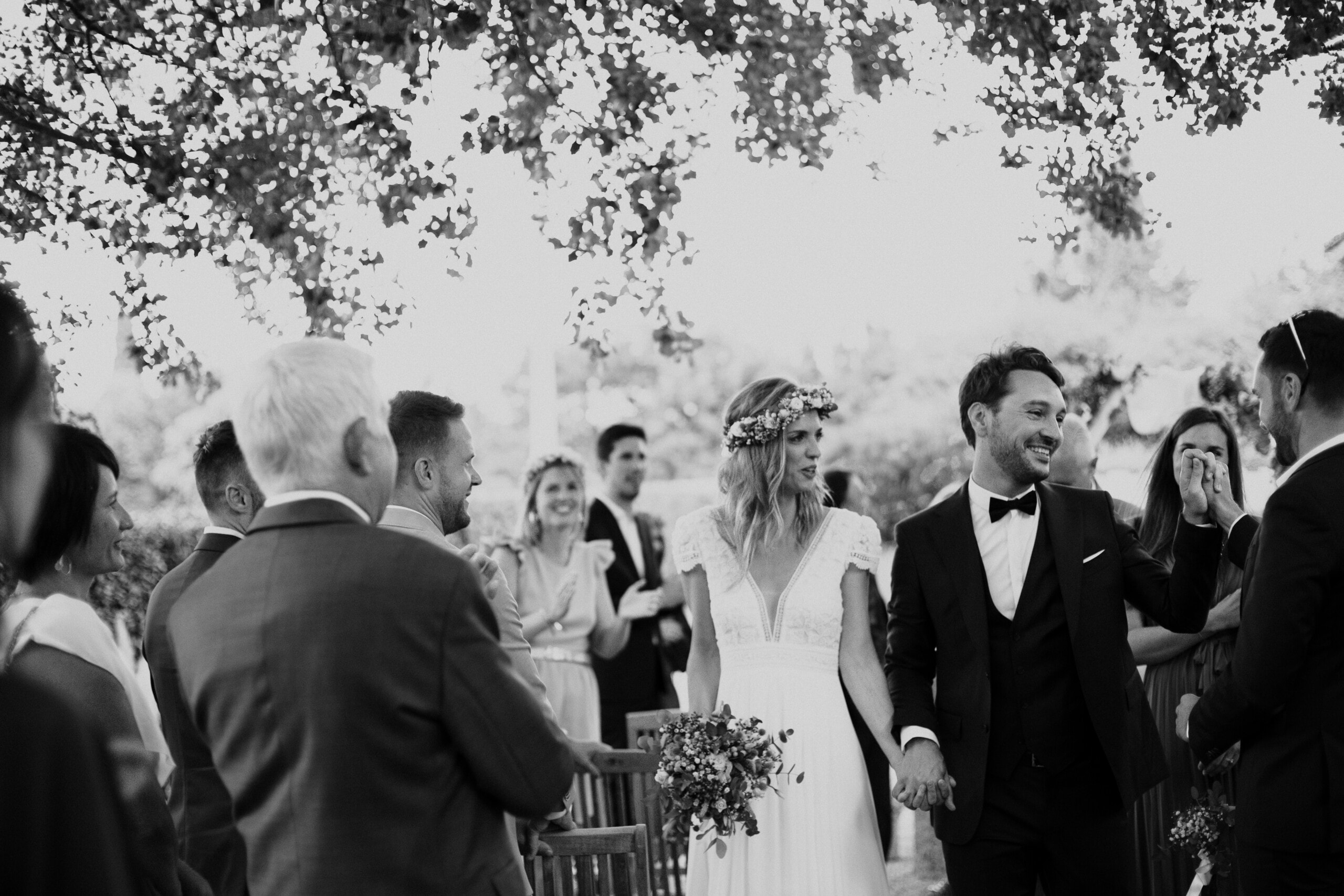 david-pommier-photographe-mariage-drome-provence-moutiere-colonzelle (1227 sur 2045) La sortie des mariés de la cérémonie