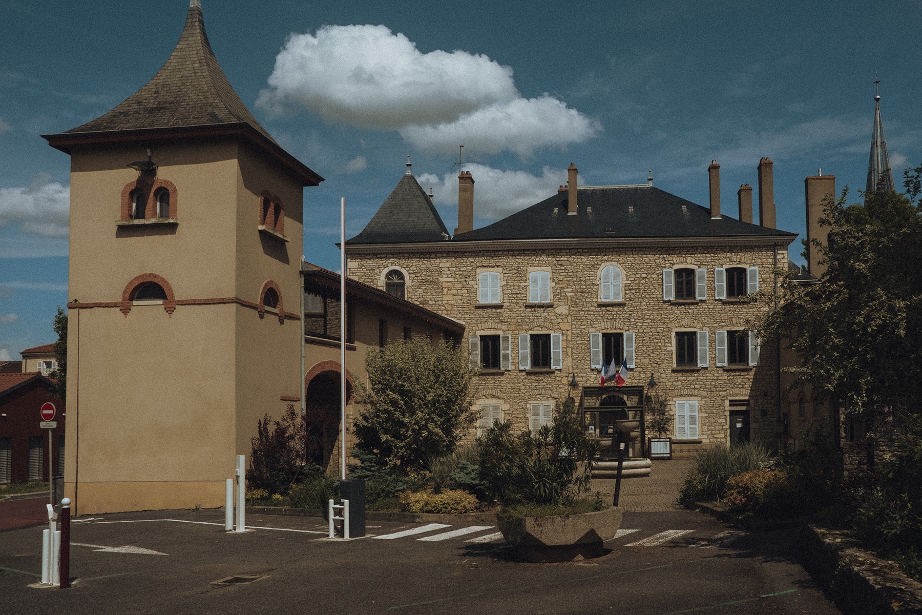 photographe-de-mariage-a-lyon-intime-humain (3 sur 605) Mairie de mariage à Anse