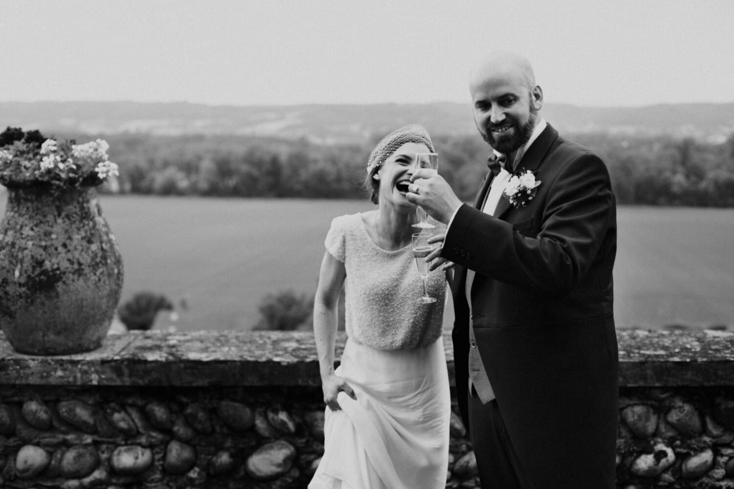 Mariage dans la maison familiale. Les 7 Moments Incontournables d’un Mariage. Comment créer un reportage de mariage qui vous ressemble ?